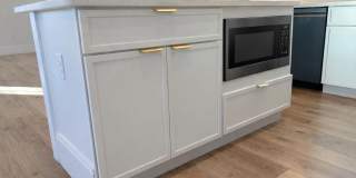 606 E Leonard St Gallery 8