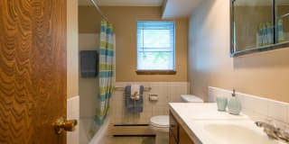 Brentwood Park Townhomes and Apartments Gallery 11