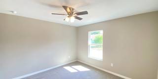 Desirable SE Ocala Neighborhood 3/2/2 *WON'T LAST* Gallery 13