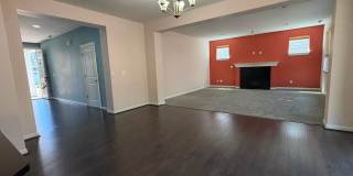 Spacious 4-Bed Home with Loft & Covered Patio in North Creek Gallery 9