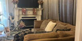 2 Bed / 1 Bath First-Floor Rental – Available ASAP Gallery 9