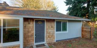 Renovated 2BD/1BA Duplex | Single-Level | Stoneridge – Tualatin Gallery 1
