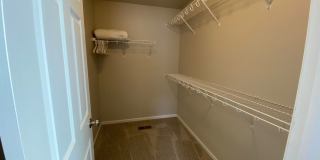 Modern 3 Bedroom 2 Bathroom Townhome Gallery 12