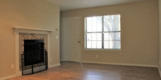 *** SPECIAL $300 OFF 1ST MONTH’S RENT***Available Now! Best Value in North OKC – Comfortable Condo Living Under $1,000 Gallery 1