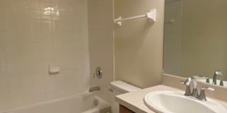 Beautiful 3 Bedroom 2.5 Bath Townhome in Lakeside Village!! Gallery 17
