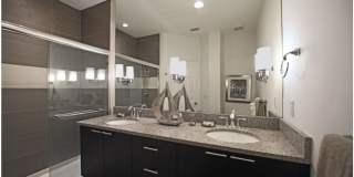 Modern Townhome in quiet neighborhood: 3BR, Pool & Near Disney Gallery 17