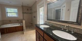 Gulf Breeze - Proper - 5 bedroom, 3.5 bathroom with pool and lawn care included Gallery 20