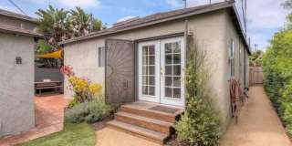 Beautifully Remodeled Home in Fantastic Westside Village/Palms location Gallery 18