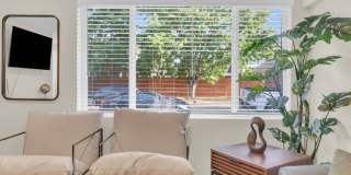 Fully Furnished Sunnyside Townhome | All-Inclusive | Flexible Stays Gallery 19