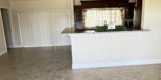 213 Southeast 21st Street Gallery 32