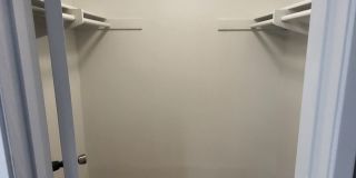 652 Moss St Gallery 33