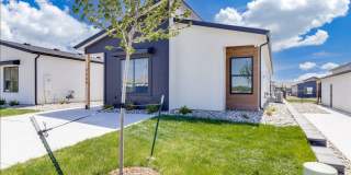 Beautiful Four Bedroom, Two Bathroom Falcon Falls Gallery 1