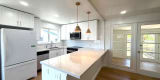 Renovated 2 Bedroom, 2 Bathroom with Carport Gallery 3