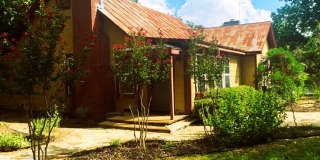 228 Schleicher Street Gallery 1