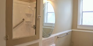 812 Burleson Street Gallery 24