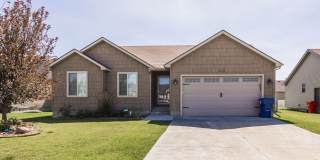 SPACIOUS MODERN 6 BED 3 BATH HOME IN IONA! Gallery 1