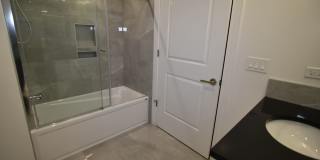 3833 N Broadway Gallery 368