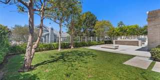 17 Colonial Gallery 24