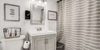 3-bedroom 3-bathroom w/a loft in historic Pendleton Heights! Gallery 15
