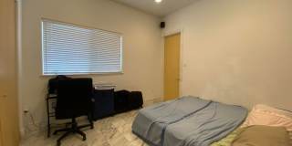 Spacious 3/2 with In-Law Suite Gallery 22