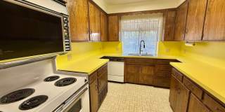 Los Gatos - Inviting Los Gatos Home with Classic Charm & Entertainer’s Backyard Gallery 10