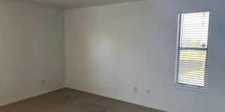 Bright 2 Bed 2 Bath Condo in great location! Gallery 15