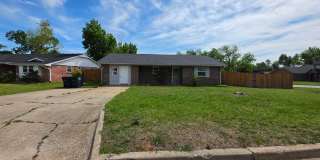 Cute 4 bedroom home in Shawnee Gallery 3