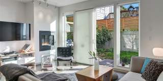 Spacious West Seattle Townhome With Rooftop Deck and Waterviews!! Gallery 8