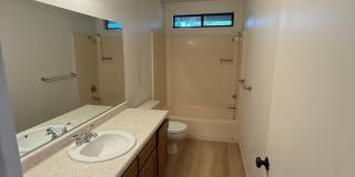 Beautiful 3 Bed, 2 Bath Home in Prime Location Beautiful 3 Bed, 2 Bath Home in Prime Location Gallery 16