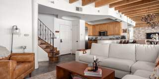 4360 Ventura Canyon Avenue Gallery 1