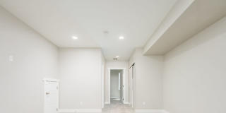 Modern 3 bed / 4 bath, 3 story townhome! Gallery 36
