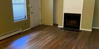 Condo in Pendleton Square Gallery 7