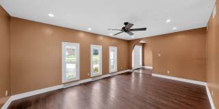 Stunning 4BR House in Crown Point Gallery 1