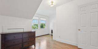 211 Pinelynn Road Gallery 13