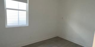 5 BR House with Pool 1/2 block from Maple St. Gallery 9