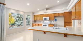 Coeur d' Alene Place! Gallery 16