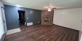 Charming 3BR Duplex in Midwest City Gallery 3