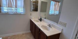 91 Roseland Ave Gallery 28