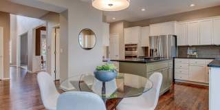 Sought after Remington 4bed 2.5bath with Lots of Yard Space! Gallery 18