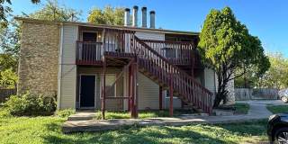 Spacious 4-plex in Central Location Gallery 3