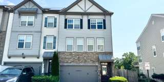 COLONIAL FORGE TOWNHOUSE - STAFFORD (END UNIT) Gallery 1