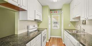 1047 Small Court Gallery 9