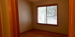 2 Bed / 2 Bath Condo with Garage – Clements Mill Village (Forest Hills District) Gallery 5