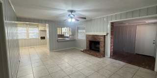 Charming 3 Bedroom near Lake Waco Gallery 6