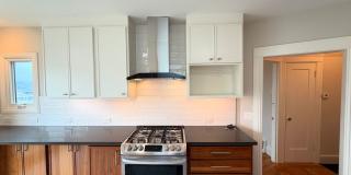 UPDATED LARGE BRIGHT 1250sf 2BR/1BA/1GR Crocker Home  AVAILABLE NOW Gallery 23