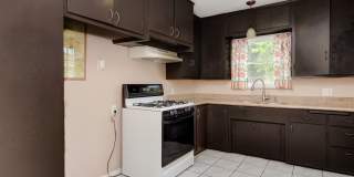 3-Bed Signal Hill House for Lease Gallery 7