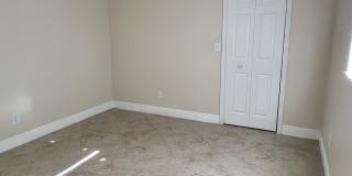 213 Southeast 21st Street Gallery 19