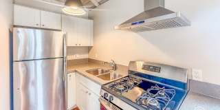 SD: Studio in City Heights with Granite Kitchen, Ceiling Fan & Private Setting Gallery 4