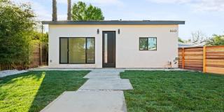 Charming 1BR Duplex in Woodland Hills Gallery 1