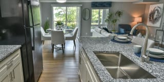 Verona at Naylor Metro Gallery 9